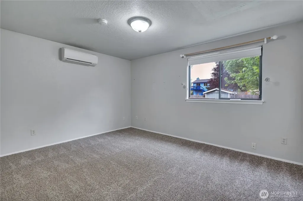 1705 S 88th Street Tacoma WA 98444