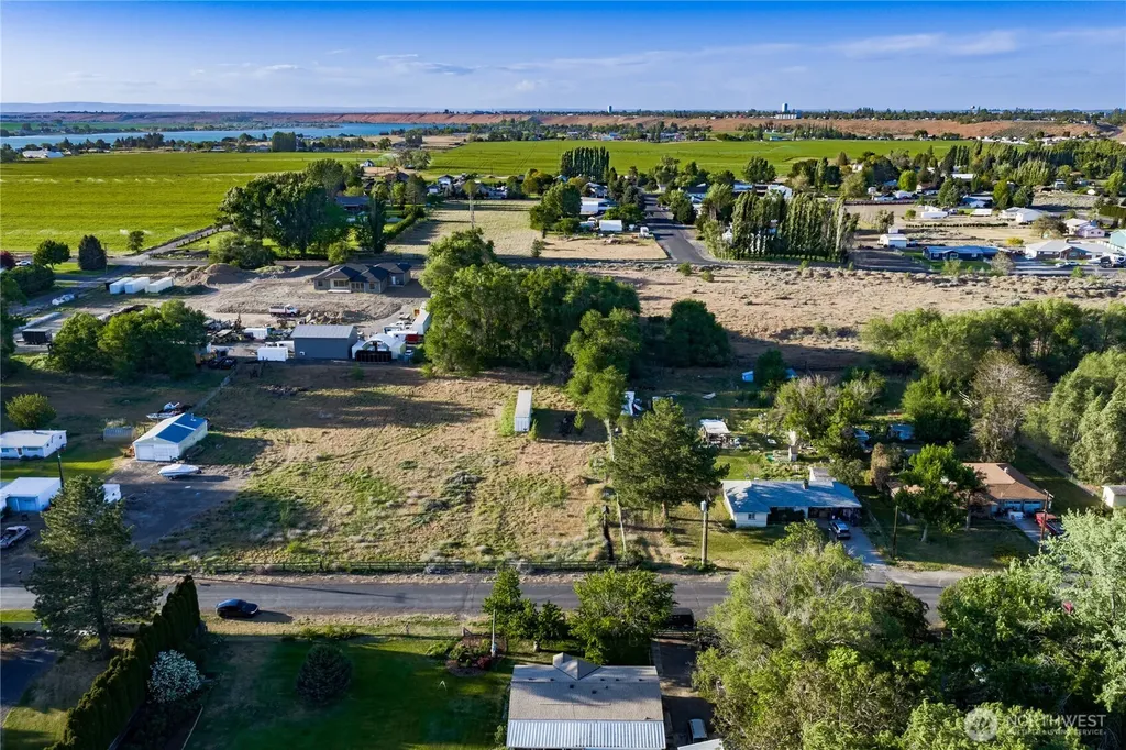 7566 Rainier Road NE Moses Lake WA 98837