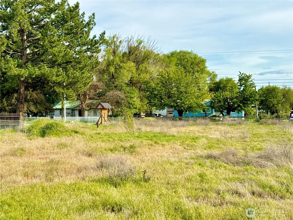 7566 Rainier Road NE Moses Lake WA 98837
