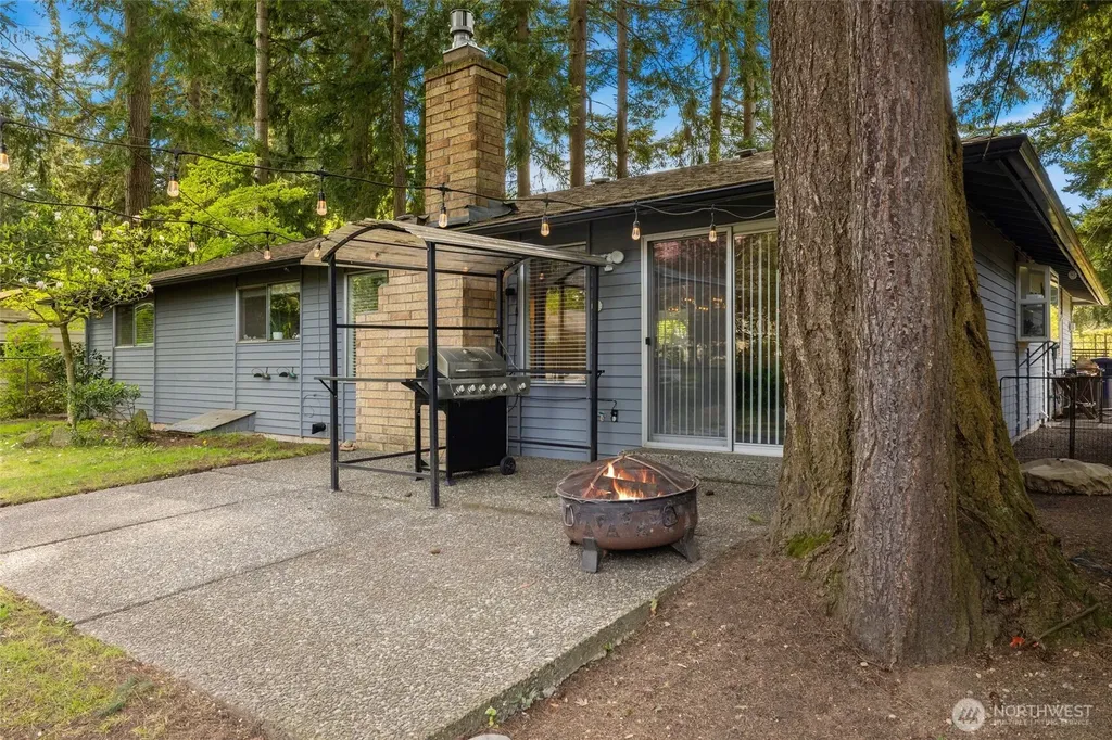 18320 Corliss Avenue N Shoreline WA 98133