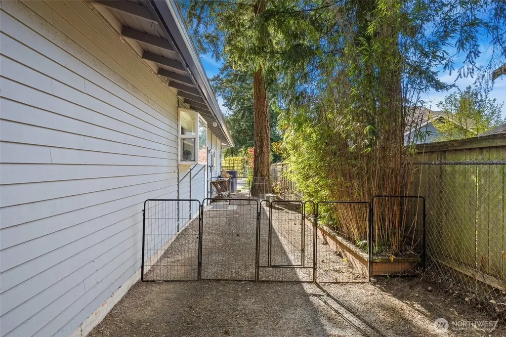 18320 Corliss Avenue N Shoreline WA 98133