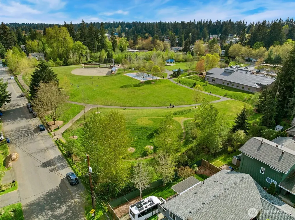 18320 Corliss Avenue N Shoreline WA 98133