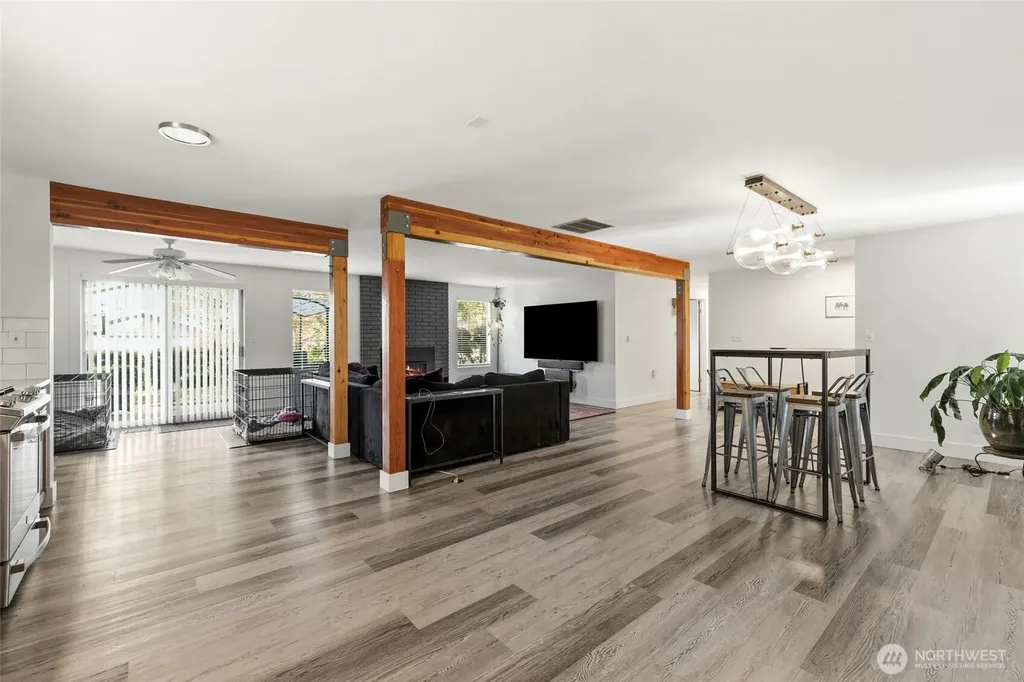 18320 Corliss Avenue N Shoreline WA 98133