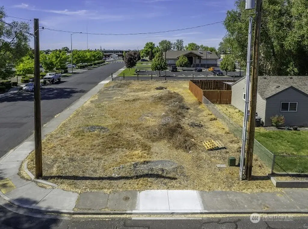 402 E Walnut Avenue Moses Lake WA 98837