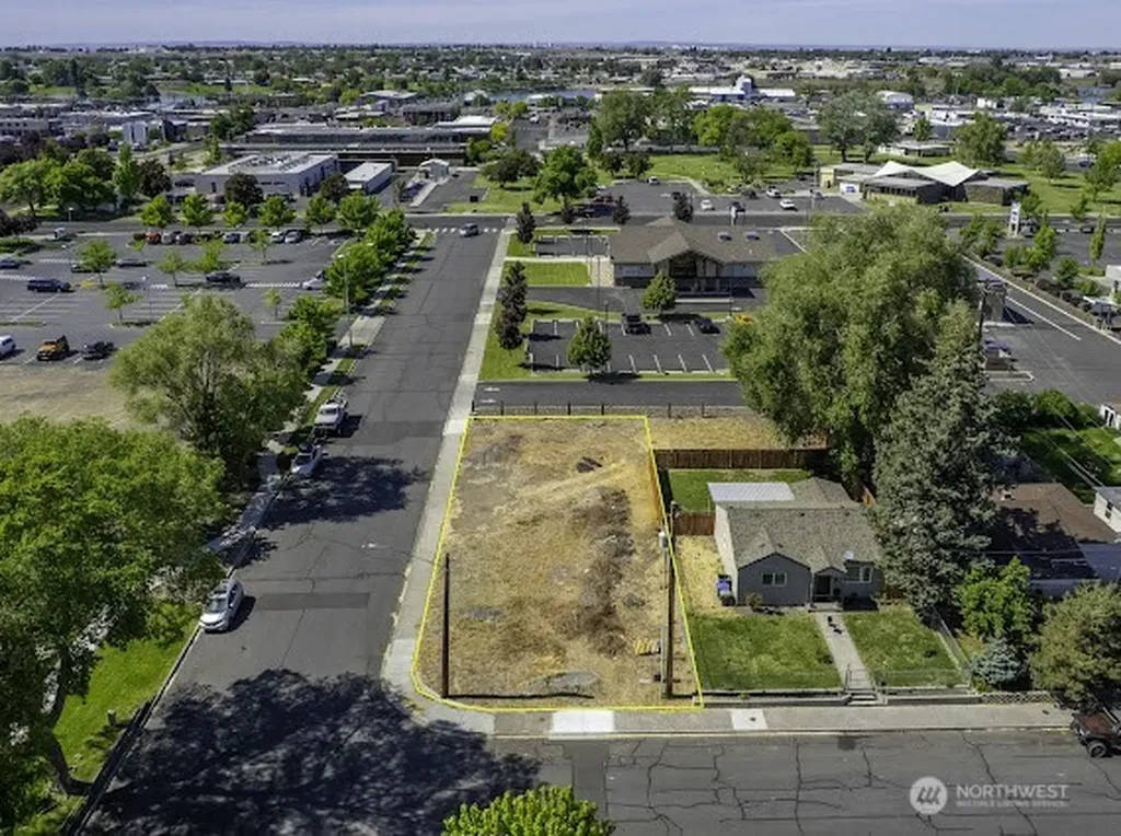 402 E Walnut Avenue Moses Lake WA 98837