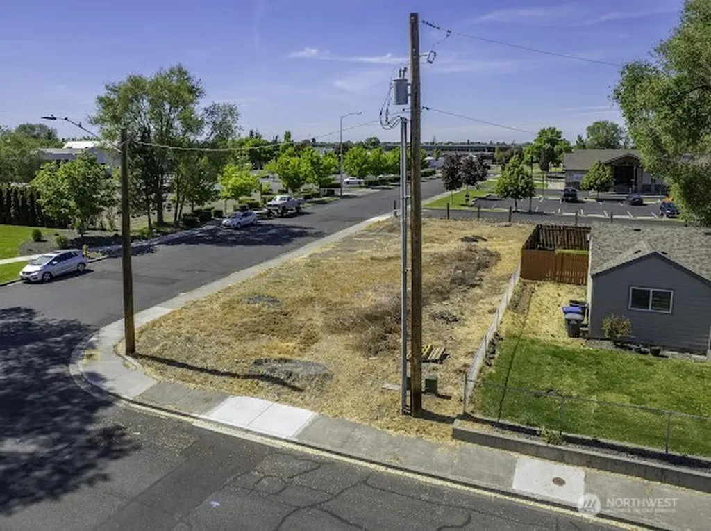 402 E Walnut Avenue Moses Lake WA 98837