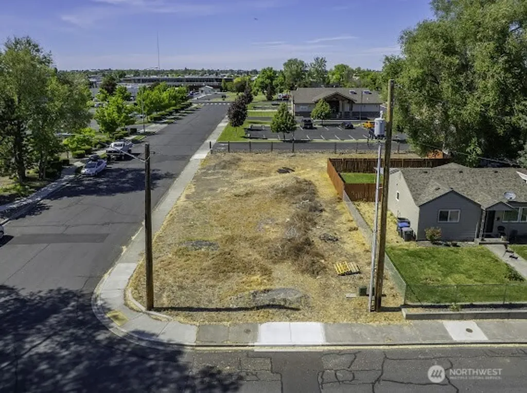 402 E Walnut Avenue Moses Lake WA 98837