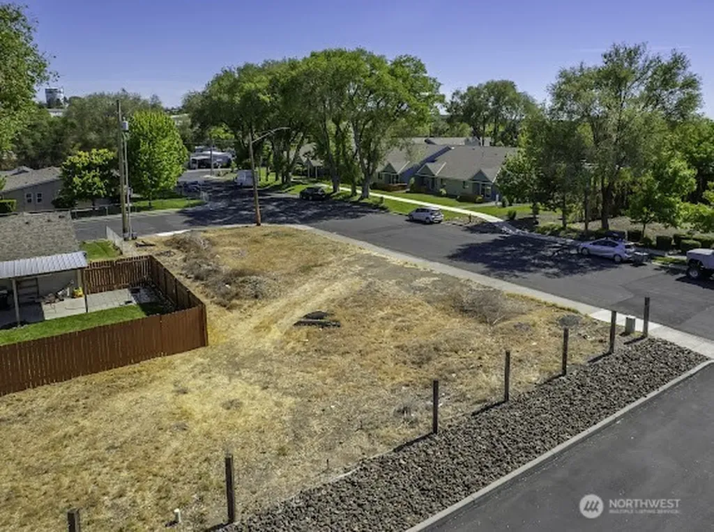 402 E Walnut Avenue Moses Lake WA 98837