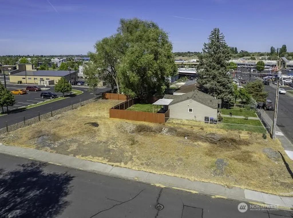 402 E Walnut Avenue Moses Lake WA 98837