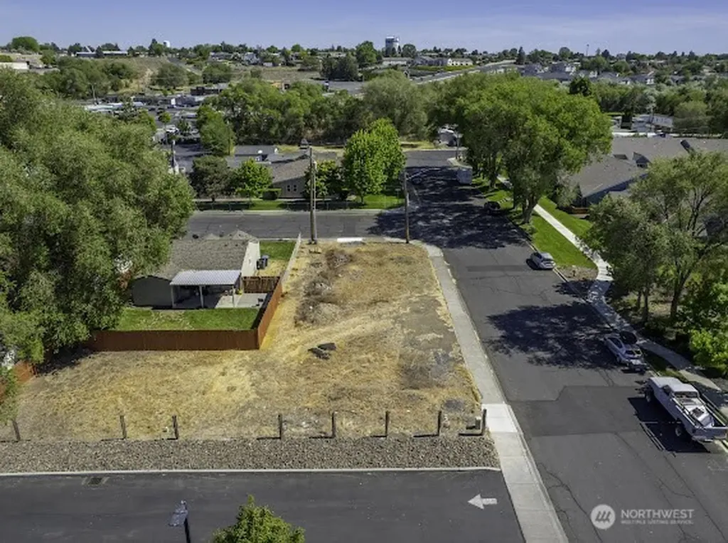 402 E Walnut Avenue Moses Lake WA 98837
