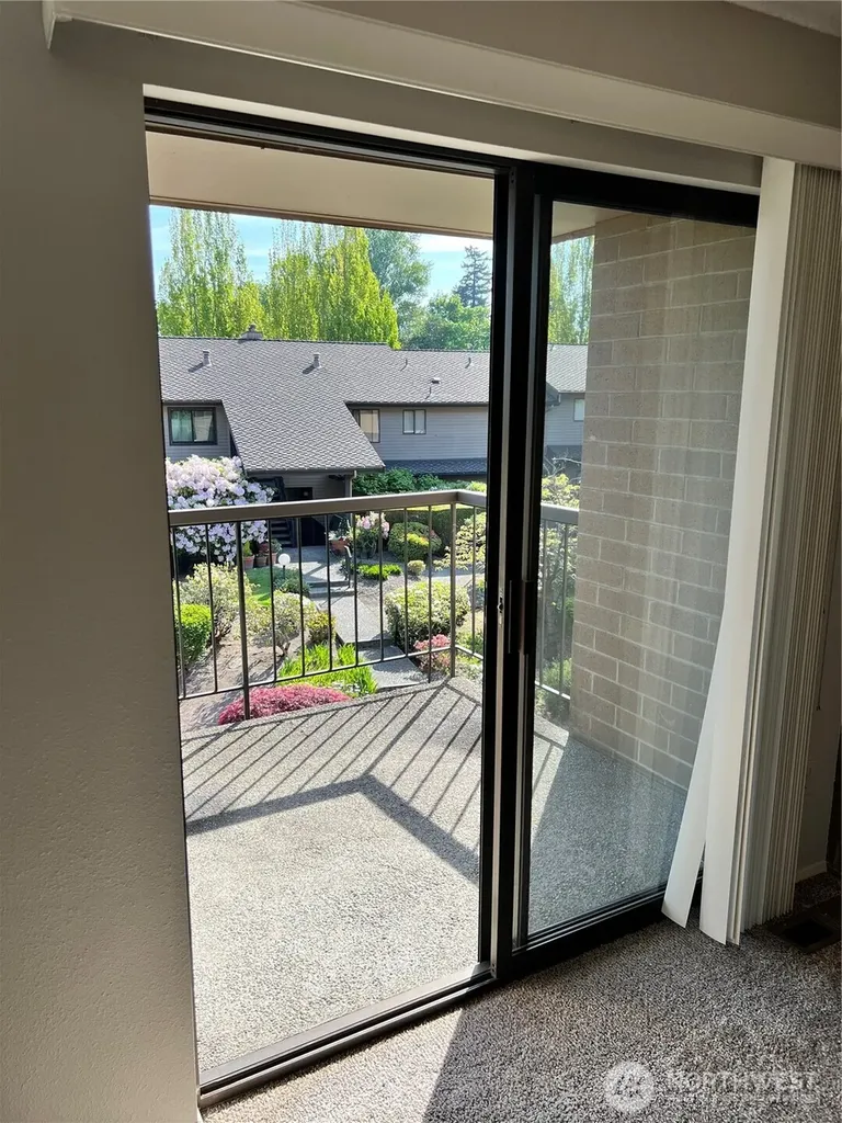 10628 Glen Acres Dr S Seattle WA 98168