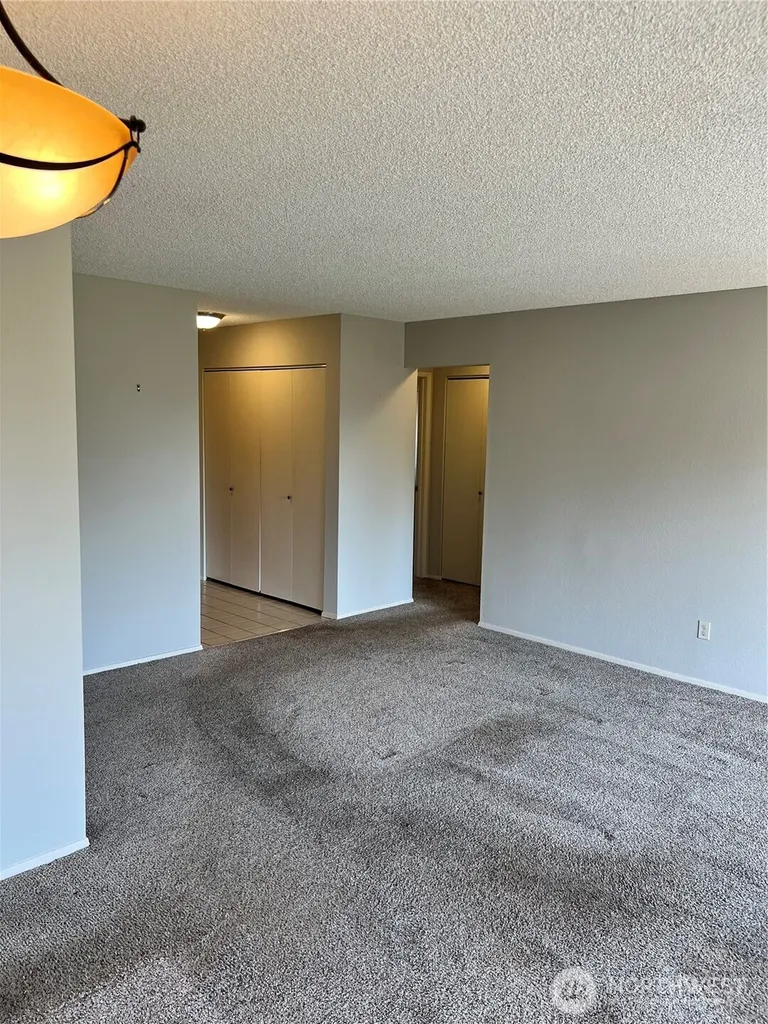 10628 Glen Acres Dr S Seattle WA 98168
