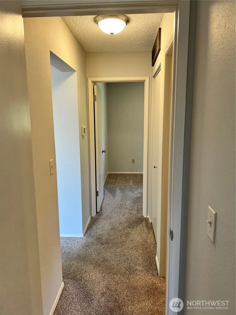 10628 Glen Acres Dr S Seattle WA 98168