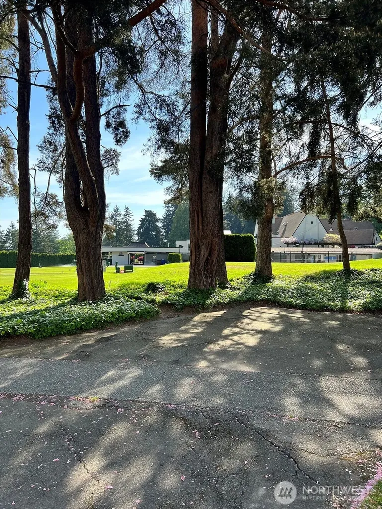 10628 Glen Acres Dr S Seattle WA 98168