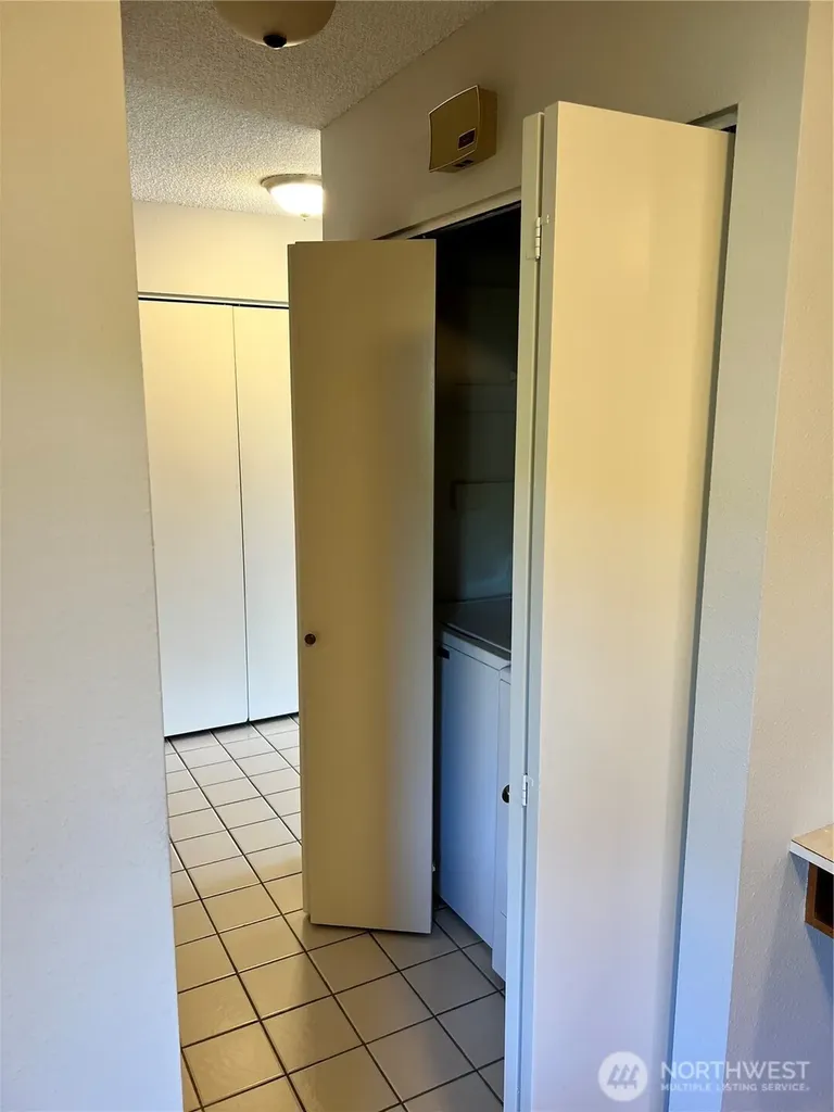 10628 Glen Acres Dr S Seattle WA 98168