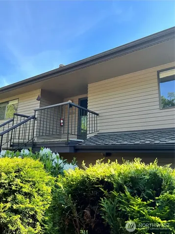 10628 Glen Acres Dr S Seattle WA 98168