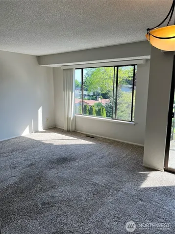 10628 Glen Acres Dr S Seattle WA 98168