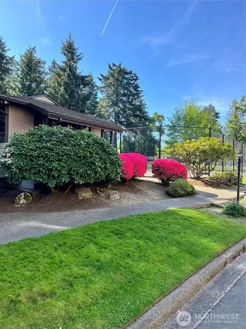 10628 Glen Acres Dr S Seattle WA 98168