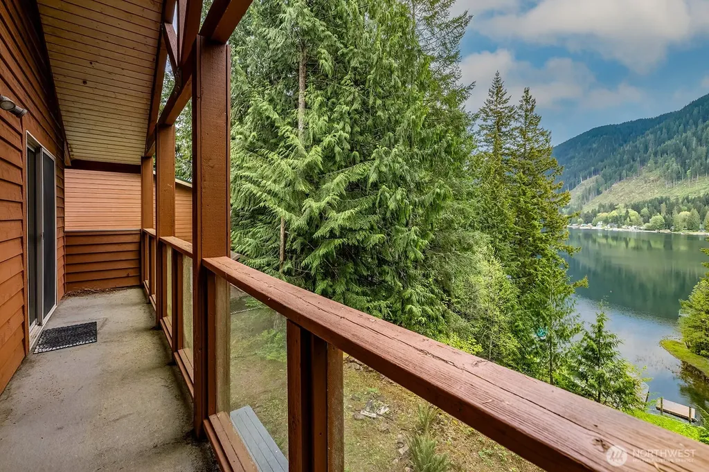 33006 Deer Park Lane Mount Vernon WA 98274