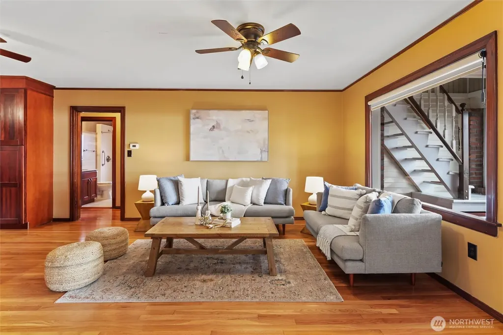 4728 NE 172nd Street Lake Forest Park WA 98155