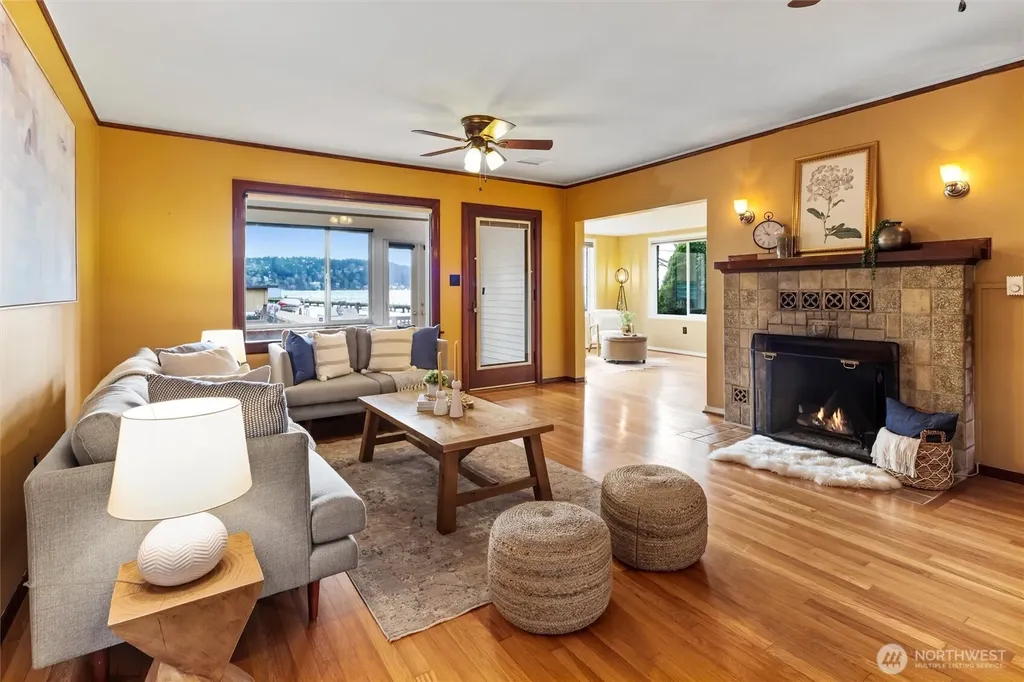 4728 NE 172nd Street Lake Forest Park WA 98155