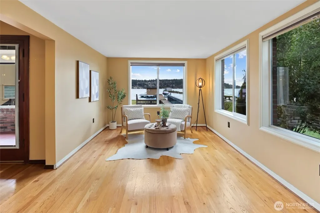 4728 NE 172nd Street Lake Forest Park WA 98155