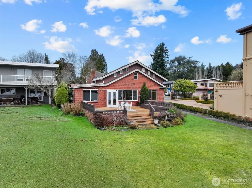 4728 NE 172nd Street Lake Forest Park WA 98155