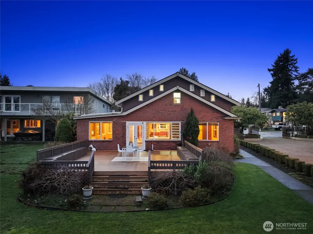 4728 NE 172nd Street Lake Forest Park WA 98155