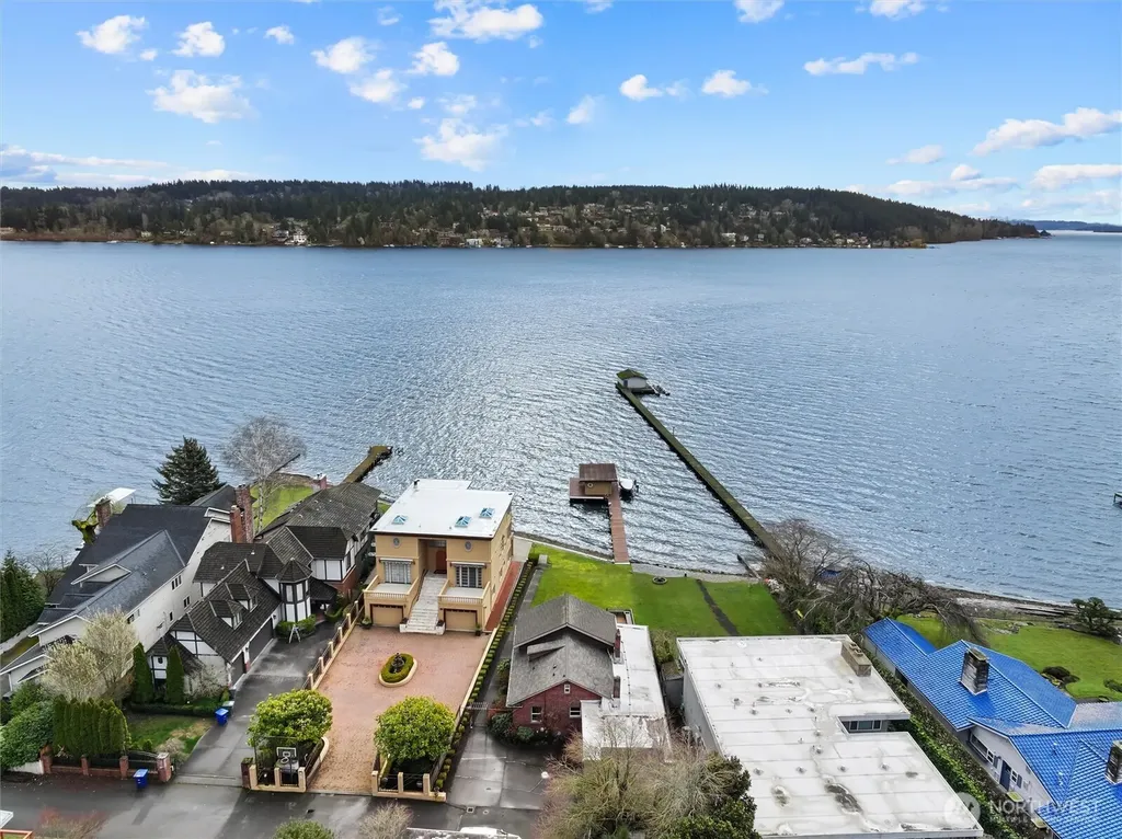 4728 NE 172nd Street Lake Forest Park WA 98155