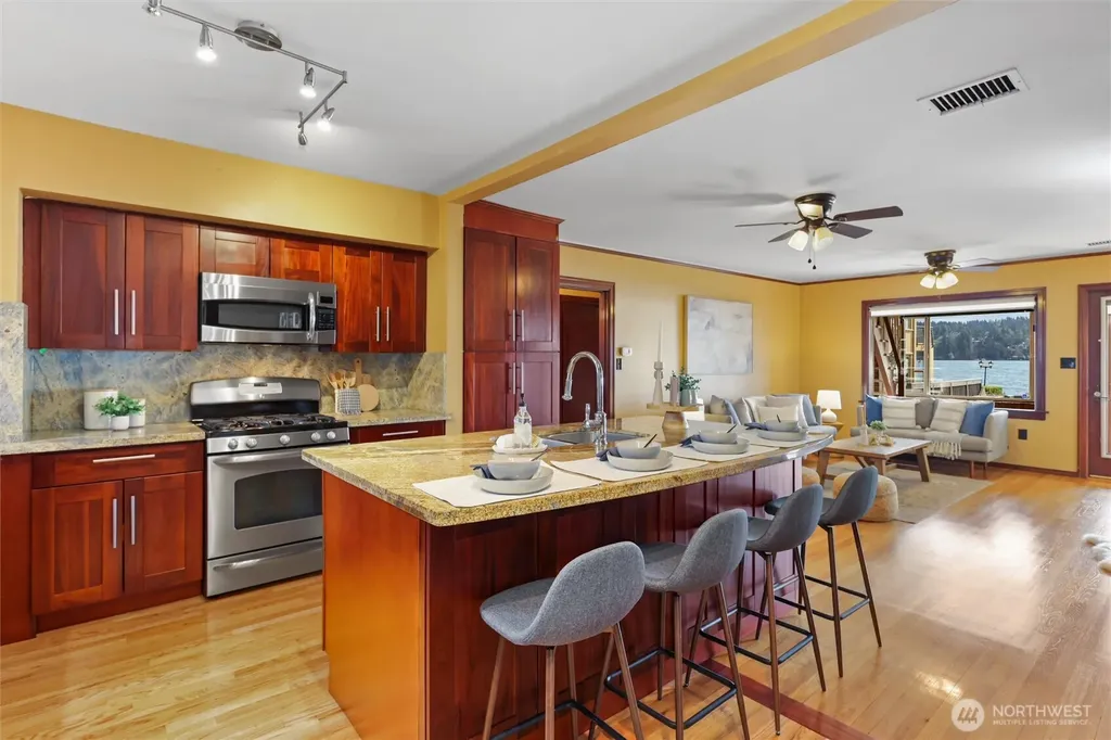4728 NE 172nd Street Lake Forest Park WA 98155