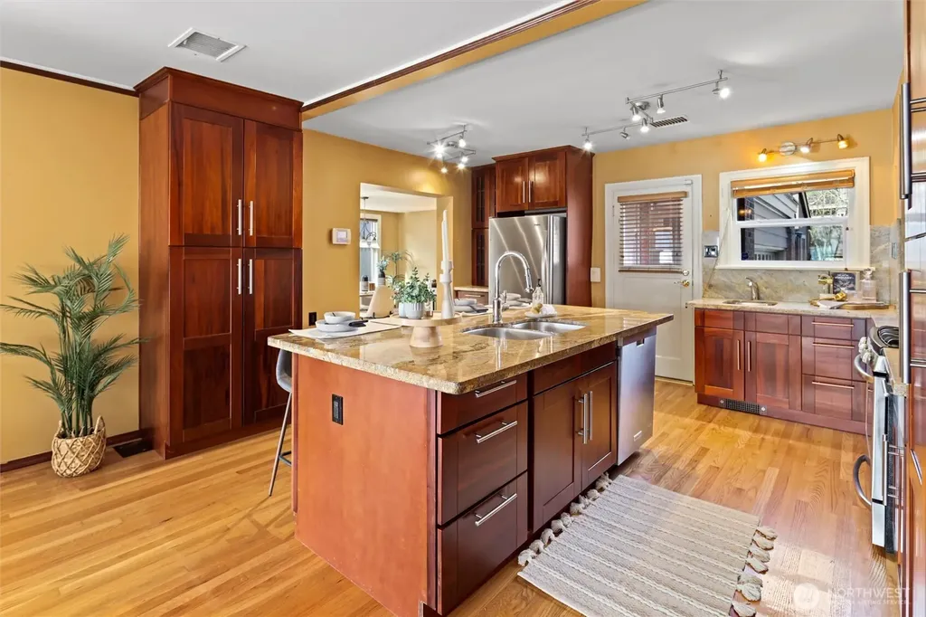 4728 NE 172nd Street Lake Forest Park WA 98155