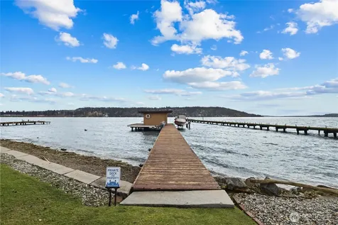 4701 NE Shore Place Lake Forest Park WA 98155