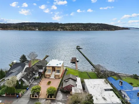 4701 NE Shore Place Lake Forest Park WA 98155