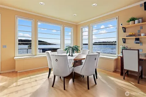 4701 NE Shore Place Lake Forest Park WA 98155
