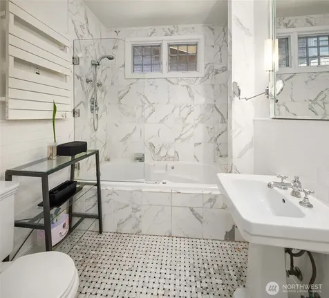 4740 4th Avenue NE Seattle WA 98105