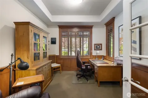 23431 NE 10th Place Sammamish WA 98074