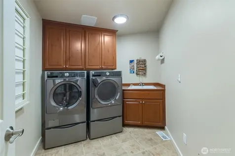 23431 NE 10th Place Sammamish WA 98074