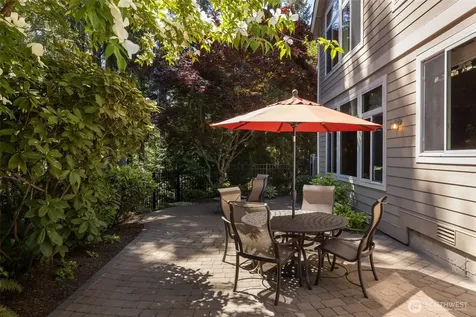 23431 NE 10th Place Sammamish WA 98074