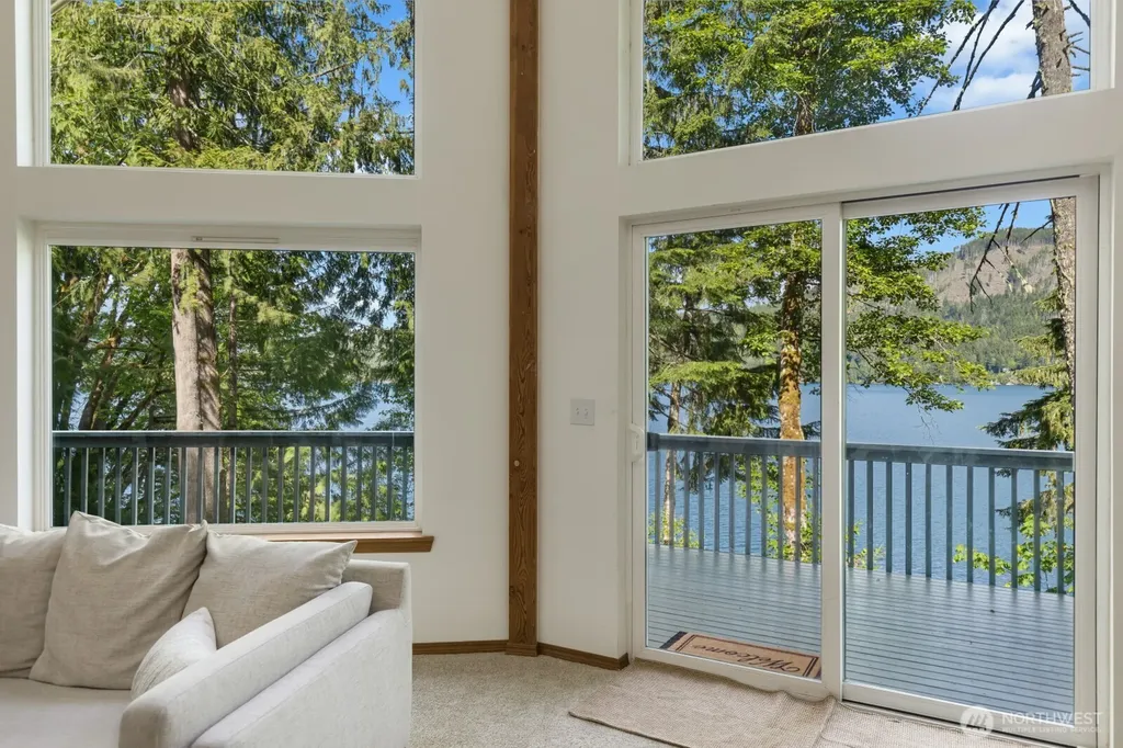 1620 W Cushman Ridge Road Hoodsport WA 98563