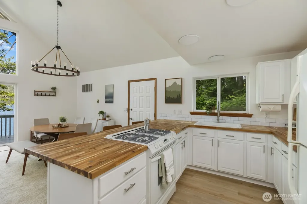 1620 W Cushman Ridge Road Hoodsport WA 98563