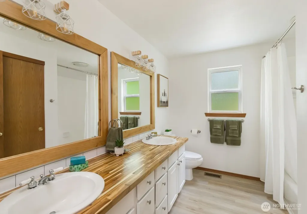 1620 W Cushman Ridge Road Hoodsport WA 98563