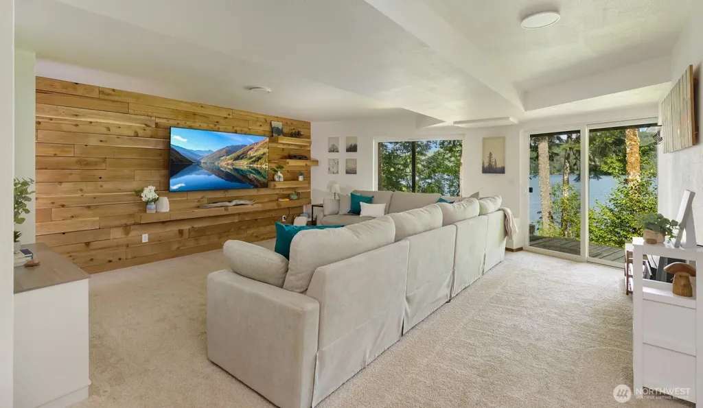 1620 W Cushman Ridge Road Hoodsport WA 98563