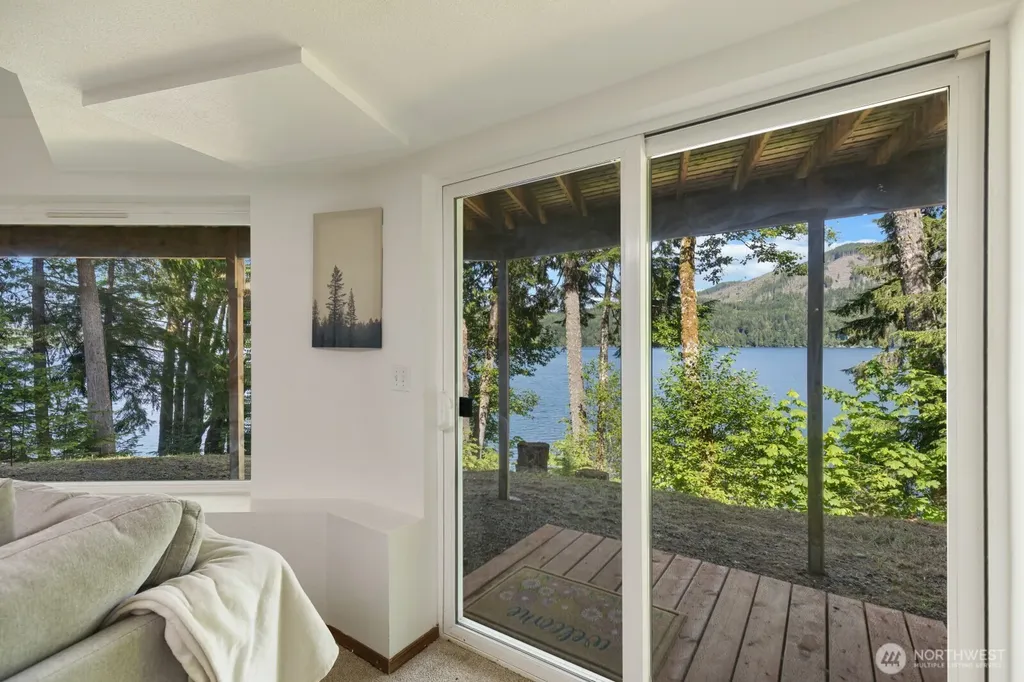 1620 W Cushman Ridge Road Hoodsport WA 98563