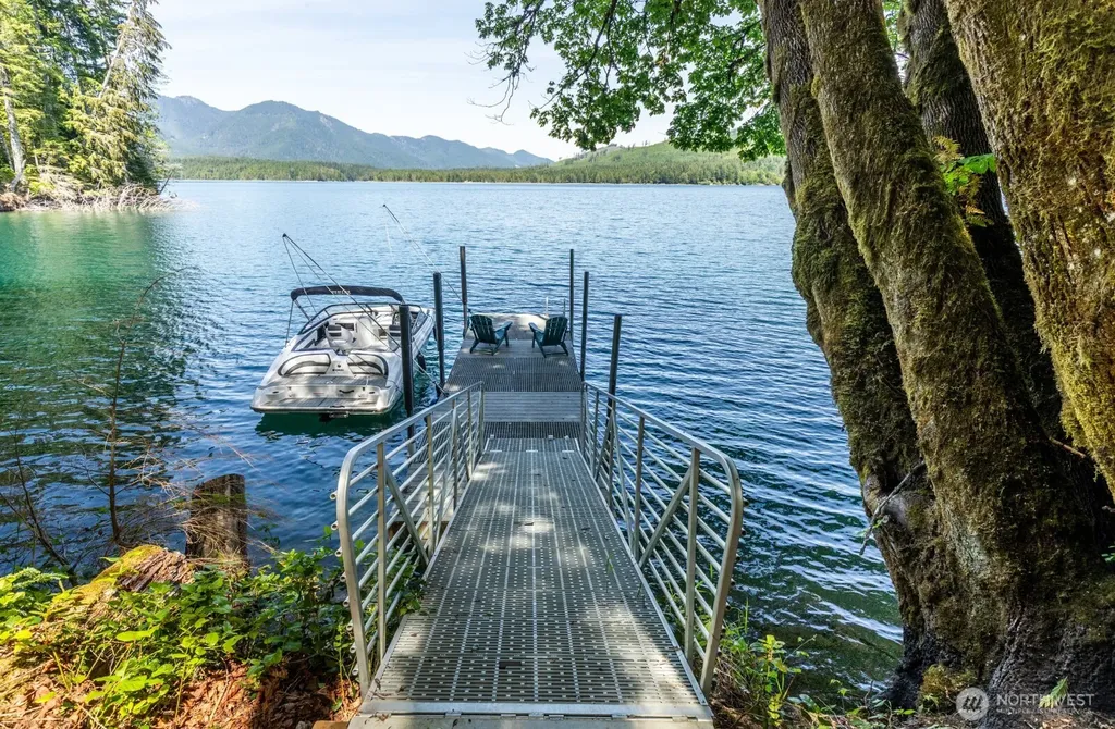 1620 W Cushman Ridge Road Hoodsport WA 98563