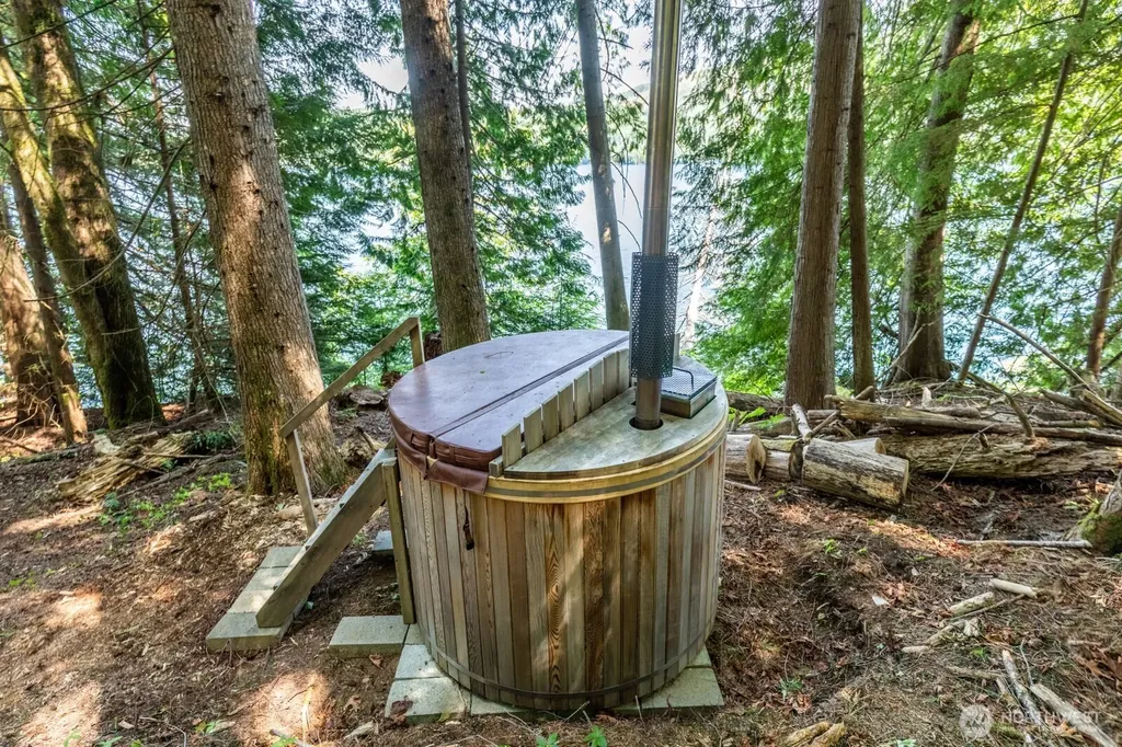 1620 W Cushman Ridge Road Hoodsport WA 98563