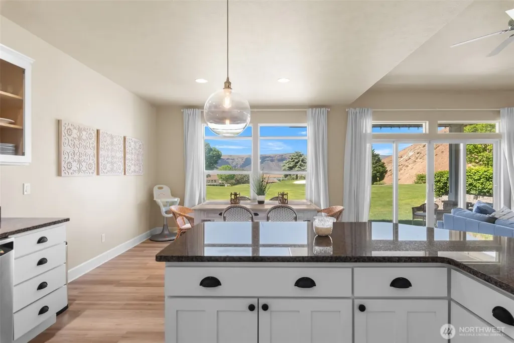 9234 Canyon Drive NW Quincy WA 98848