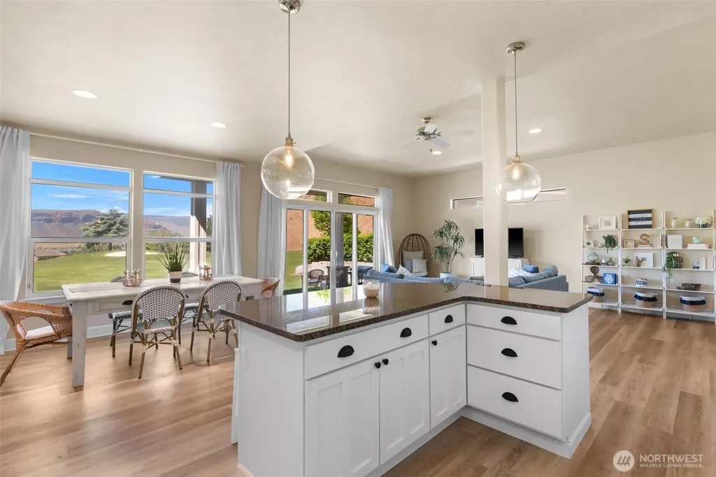 9234 Canyon Drive NW Quincy WA 98848
