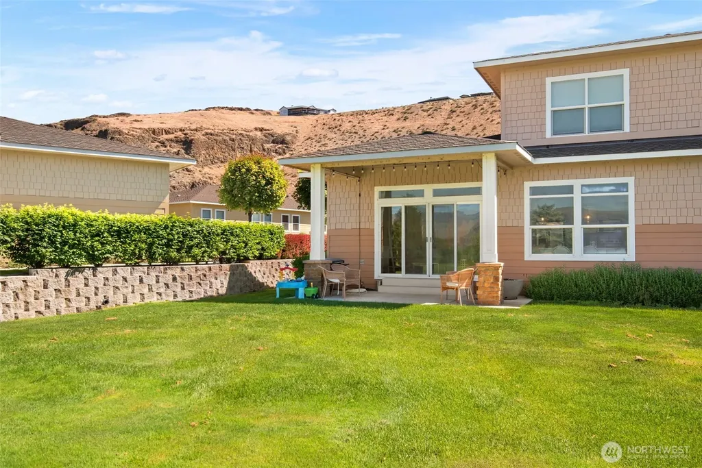 9234 Canyon Drive NW Quincy WA 98848