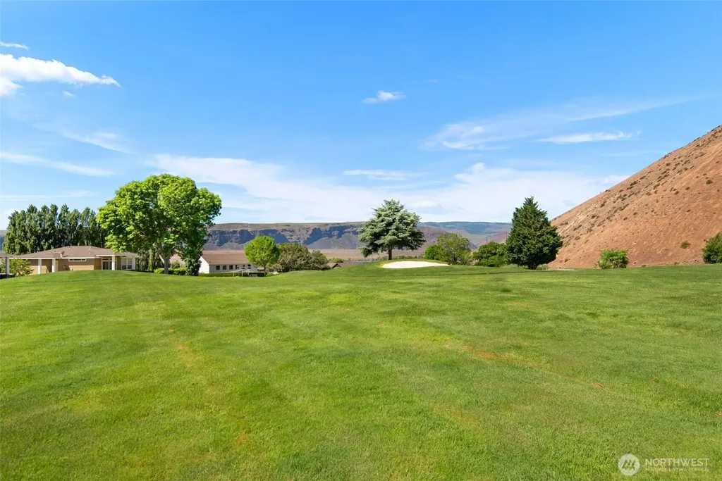 9234 Canyon Drive NW Quincy WA 98848