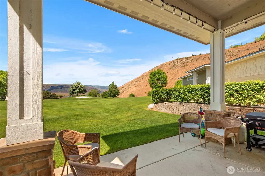 9234 Canyon Drive NW Quincy WA 98848